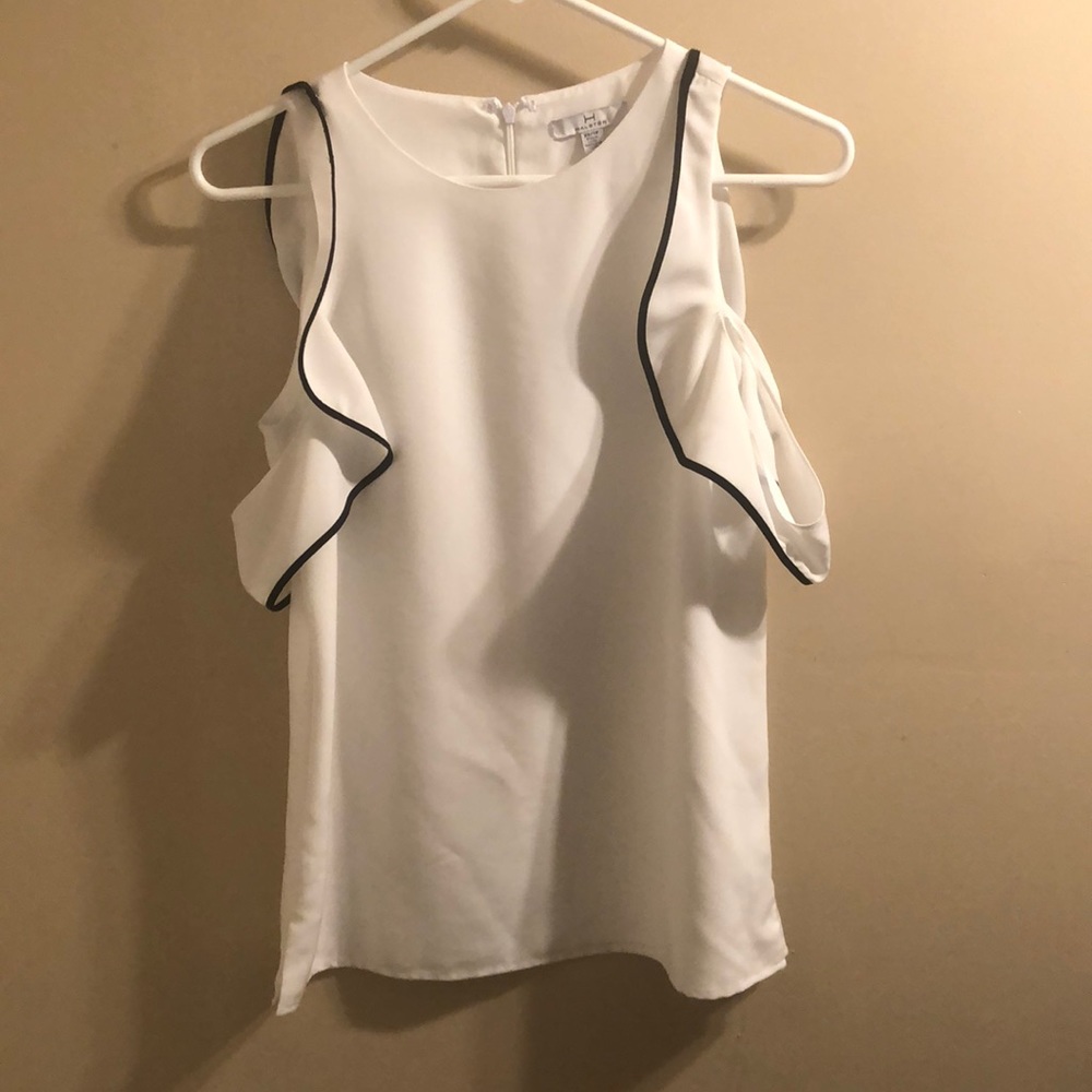 Hailstones blouse white with black trimmed on sleeves